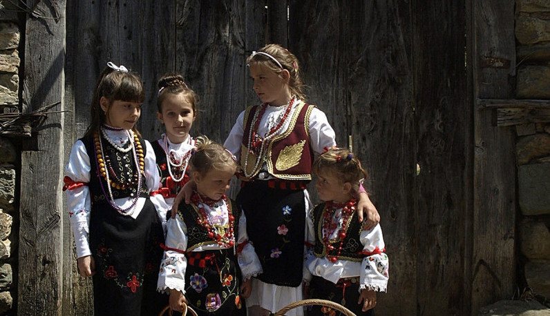 SVADBENI OBIČAJI KOD NAS I NA ZAPADU Jedan od možda najupečatljivijih momenata svake svadbe je bacanje bidermajera (FOTO/VIDEO)