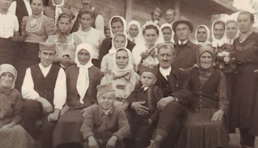 SVADBENI OBIČAJI KOD NAS I NA ZAPADU Jedan od možda najupečatljivijih momenata svake svadbe je bacanje bidermajera (FOTO/VIDEO)