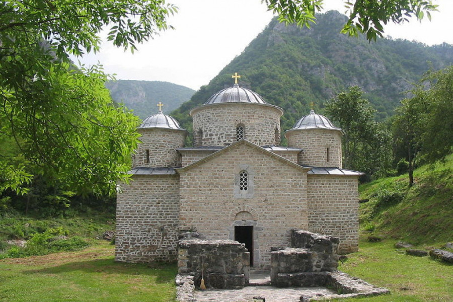 JEDAN OD ZNAČAJNIJIH MANASTIRA PRIJEPOLJA Čuveni srpski arhitekta Aleksandar Deroko je posetio prostor Davidovice i snimio njene ostatke (FOTO/VIDEO)