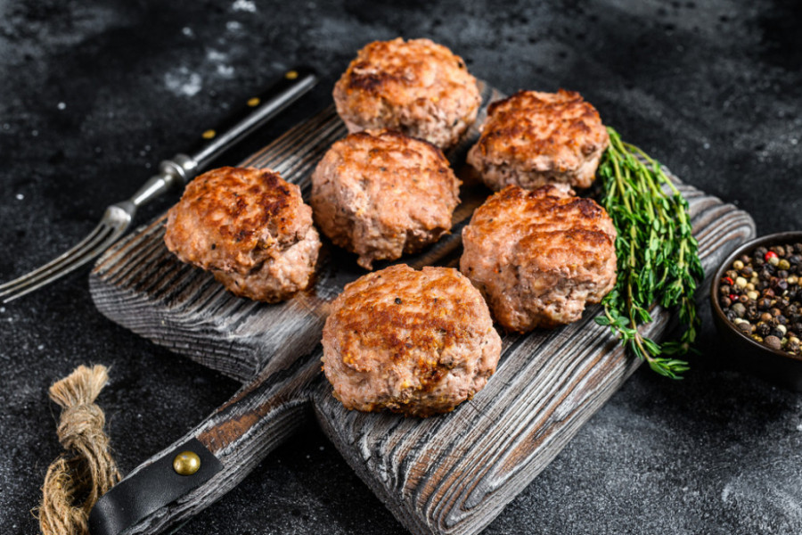 OMILJENI SPRECIJALITET IZ ŠUMADIJE Oplenački kotlet je kraljevska navika koja se oponaša u  građanskim domovima Aranđelovčana (FOTO/RECEPT)