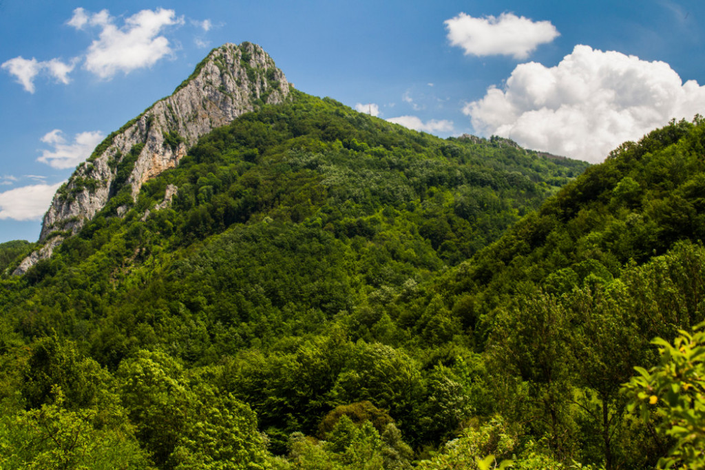 IDEALNA BAZA ZA PLANINARE! Tu je i banja pogodna za, tzv., menadžerske bolesti, tj., “smiruje živce“ (FOTO/VIDEO)