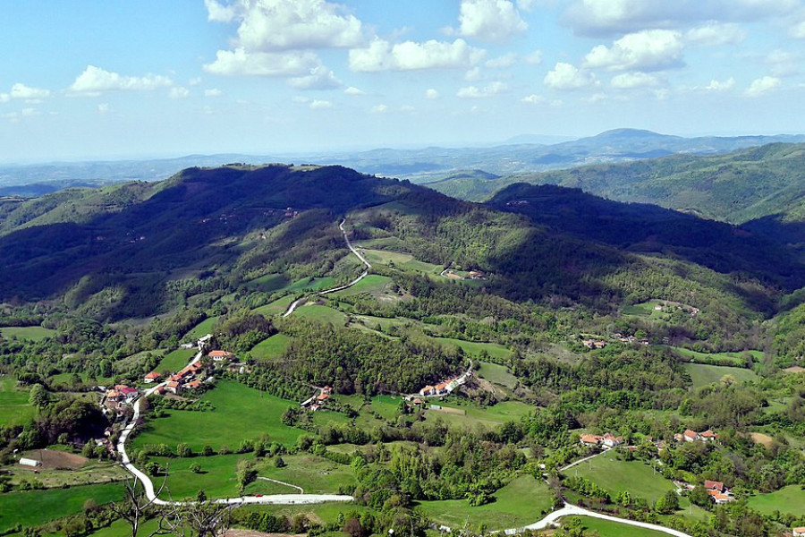 ŠUMADIJA, ŠAJKAČE, ŠLJIVE I OPANCI, KOLEVKA BUNA I USTANAKA Zemlja koja je iznedrila mnoge srpske vođe i velikane