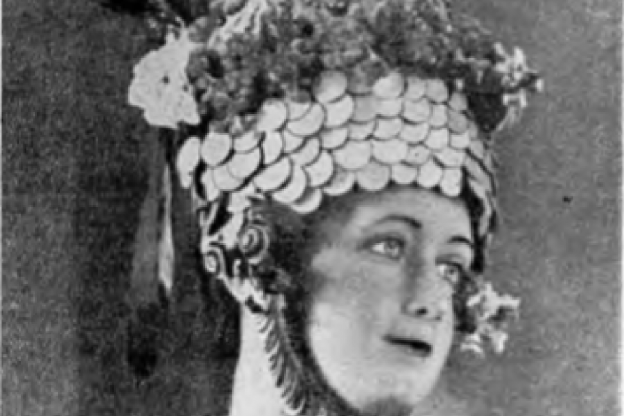 ŽENSKA NOŠNJA ZVANA SMILJEVAC Ova vrsta odevnog predmeta spada u takozvane nevestinske kape i vezuje se za žene koje se udaju (FOTO/VIDEO)