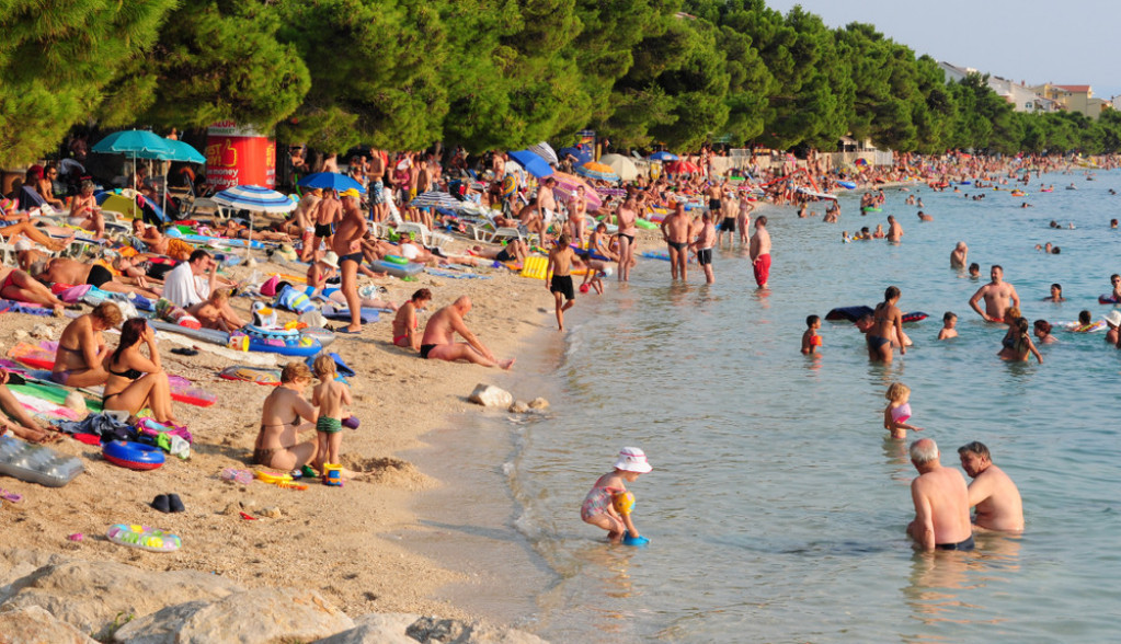 SKRIVENA PLAŽA NADOMAK BEOGRADA Pravi mali raj u blizini prestonice do kog možete stići i gradskim prevozom (FOTO)