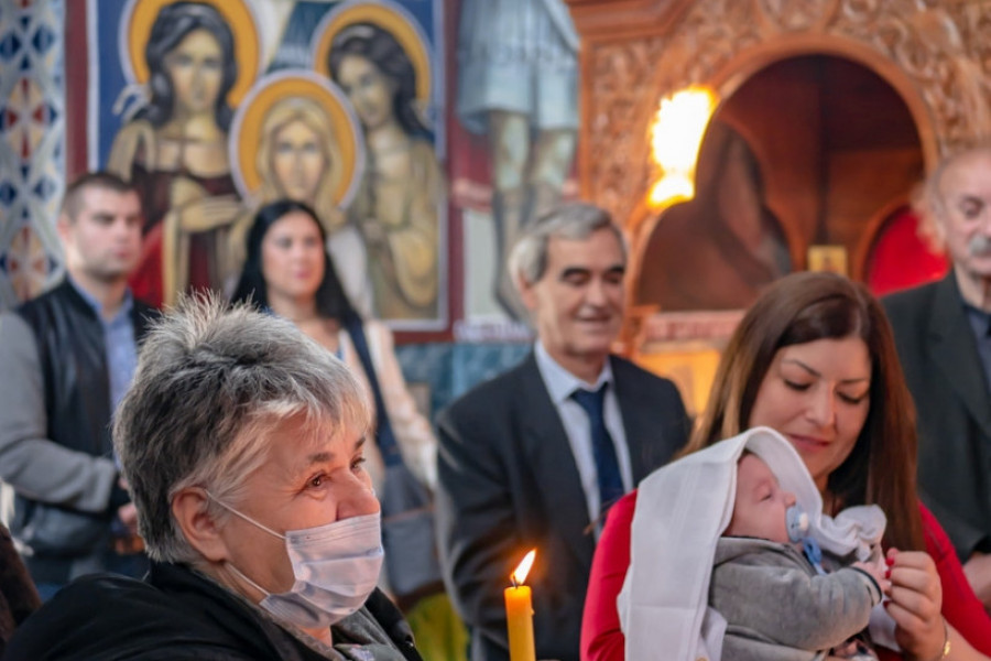 NIKAKO NEMOJTE DA OBLAČITE OVO KADA IDETE NA KRŠTENJE: 1 stvar UOPŠTE nije POŽELJNA kod ŽENA