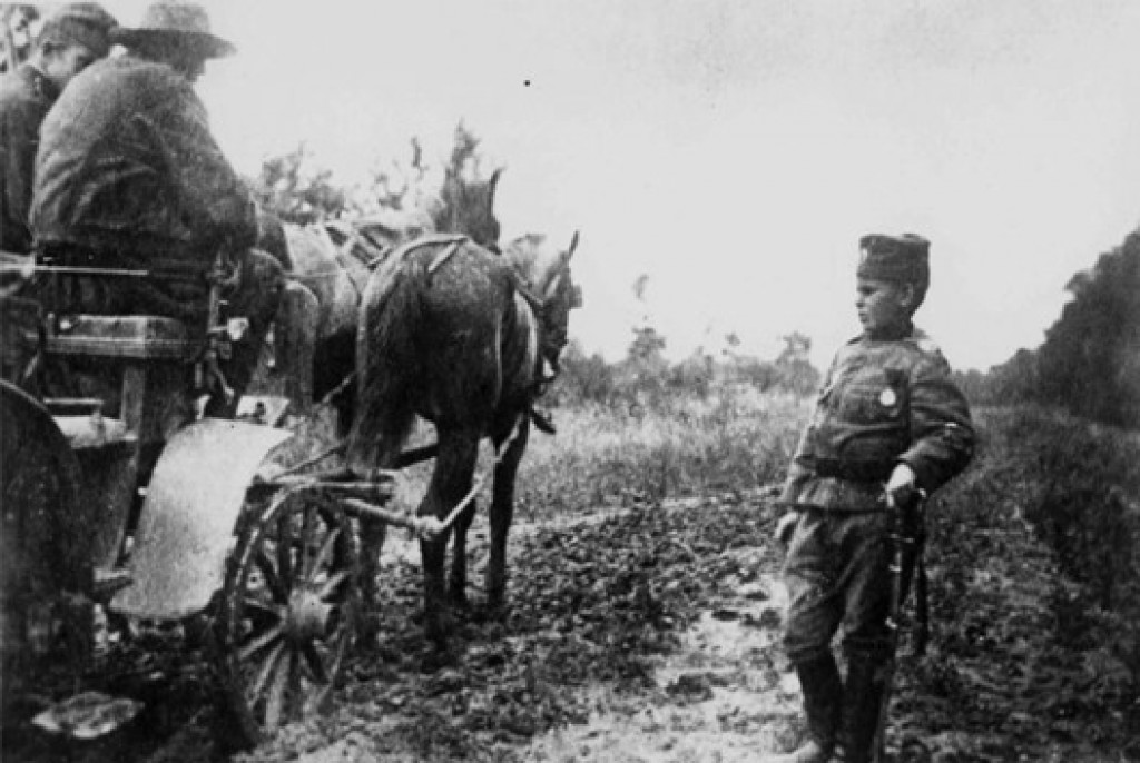 NAJMLAĐI PODNAREDNIK SVIH VREMENA Imao je 8 godina kada je otišao u rat da osveti svoju porodicu! (FOTO/VIDEO)