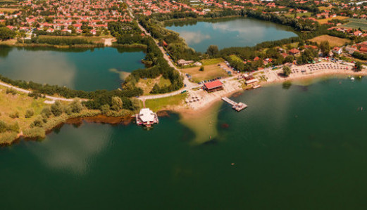 ATRAKTIVNA LOKACIJA U ZRENJANINU Nastala usled dugogodišnje eksploatacije peska, locirana su tri jezera nazvana "Peskara" (FOTO/VIDEO)