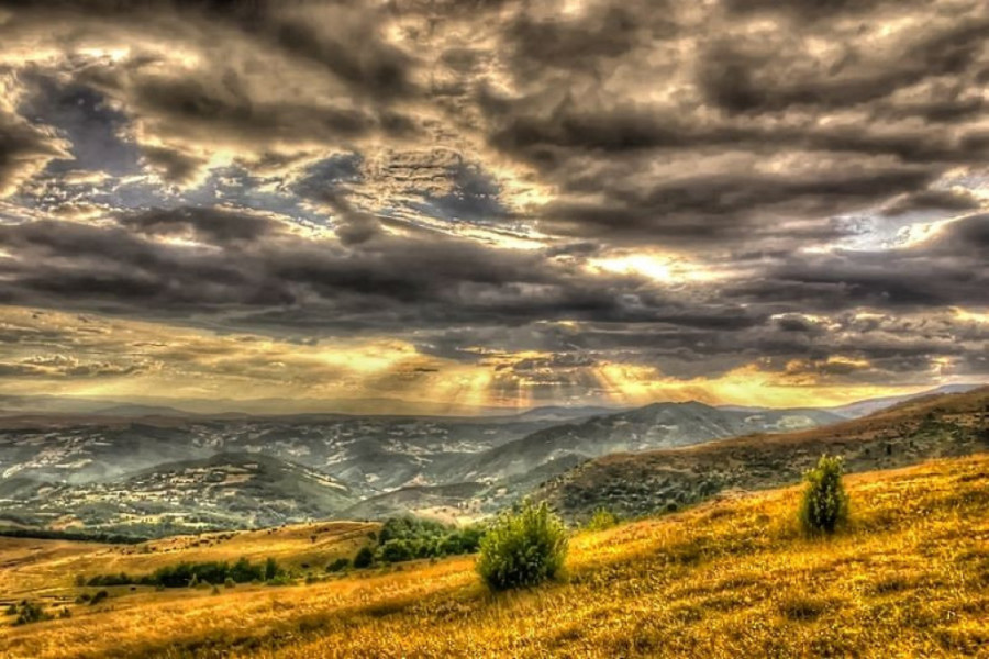 KAKO SU DVA POBRATIMA NOSILA PO KAMEN NA VRH PLANINE Golema planina, eliksir mladosti, od šuma do izvora