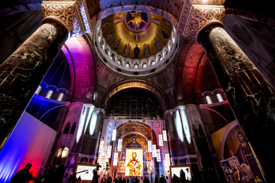 DILEMA JE REŠENA, OVO ĆE VAS IZNENADITI! Da li stvarno ne valja da se radi kad je crveno slovo? (FOTO/VIDEO)