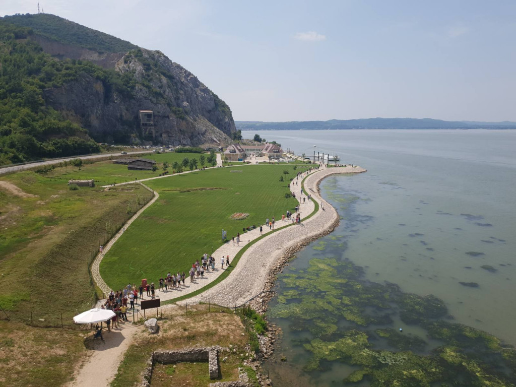 KAMENI STRAŽAR GVOZDENIH VRATA Neosvojiva srpska tvrđava i svedok tragičnih ljubavnih priča (FOTO/VIDEO)