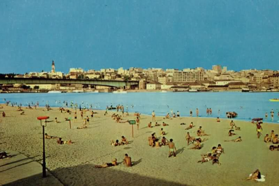 BEOGRAD JE IMAO SVOJU GRADSKU PLAŽU Novobeogradska strane Save, mesto za kratki predah posle napornog dana!