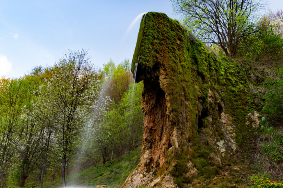 MESTO IDEALNO ZA AVANTURISTE Najmaštovitiji vodopad u Srbiji skriven je u Kučajskim planinama