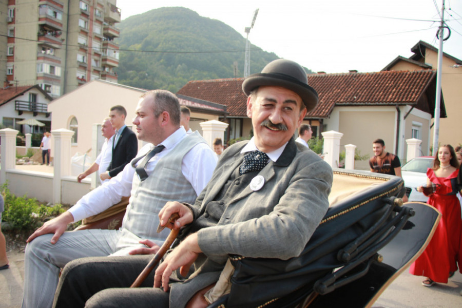 BRANISLAV NUŠIĆ PONOVO VLADA IVANJICOM Počela manifestacija koja slavi smeh, humor i zabavu, brojni ljubitelji satire jedva su čekali još jednu Nušićijadu (FOTO)