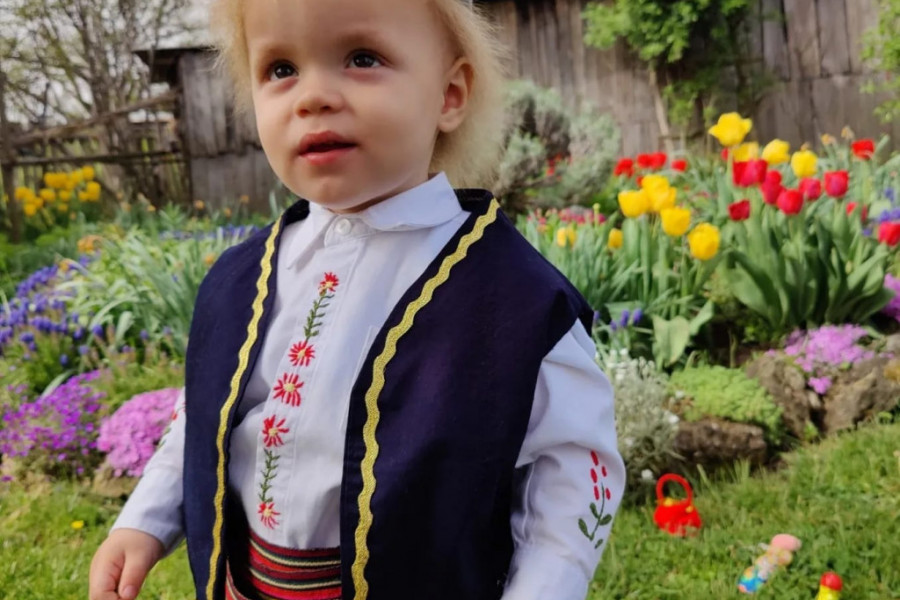 STARA NARODNA VEROVANJA I LJUBAVNE ČINI Kad zaigra brada, neko dolazi, tuđa mačka sreću donosi! (FOTO/VIDEO)