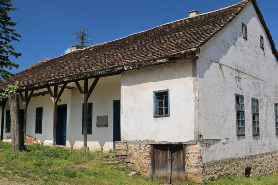 SELO ISPOD SAME RAVNE GORE Na ovom mestu održan je poslednji sastanak između Josipa Broza Tita i Dragoljuba Draže Mihailovića