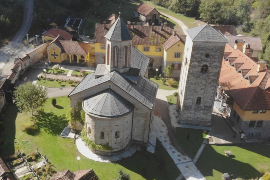 SVE U OBELEŽJU SRPSKOG PISMA Prva ćirilična biciklijada održava se u Bajinoj Bašti, biciklom do Manastira Rača