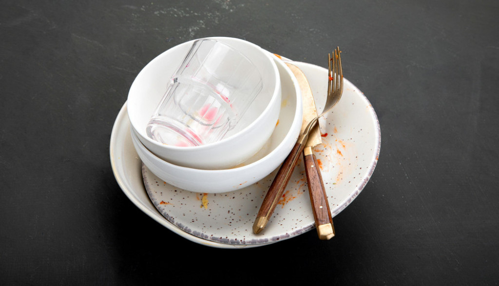 STARO VEROVANJE KOJE SE I DANAS POŠTUJE Zašto se tanjir nikada ne vraća prazan?