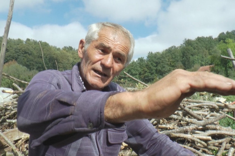 POREZ ZA SAMCE KAO U DOBA KNEZA MILOŠA Veljo iz sela Lopaš ima rešenje za belu kugu, tvrdi da se porodica treba formirati do tridesete