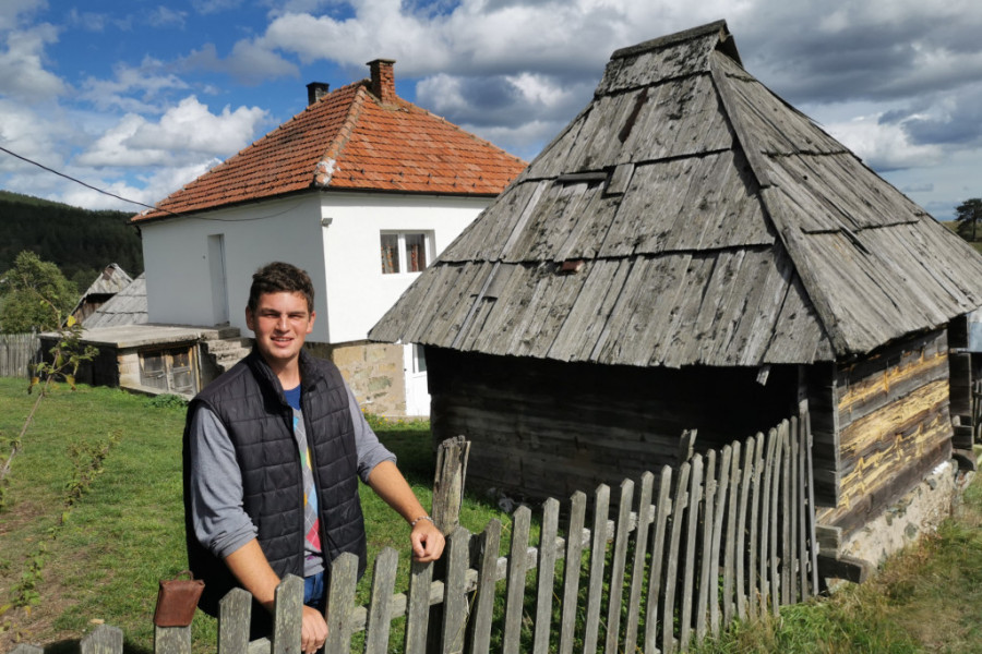NAJPOZNATIJI DEČKO SA SELA Luka Crepuljarević posetio Francusku i evo šta kaže (FOTO)