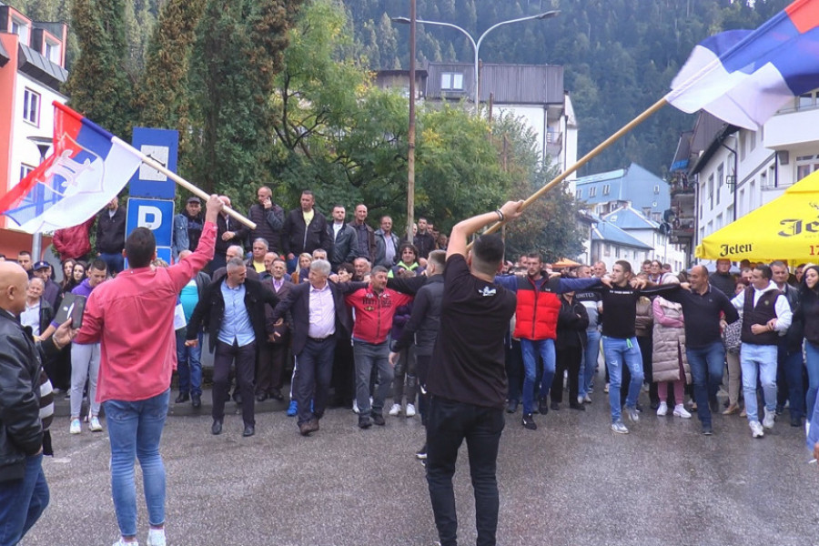 MNOGI BRAKOVI SU SKLOPLJENI OVAKO Doneli čudotvornu ikonu zahvaljujući njoj 500 godina se mladići udvaraju devojkama, veruje se da je čudotvorna