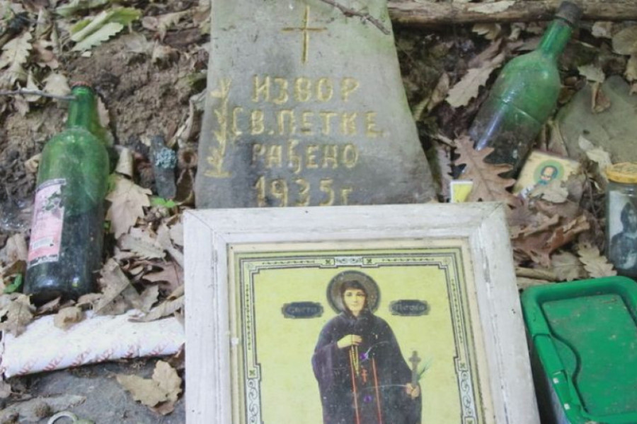 Da li se posti na Svetu Petku? Otac Miladin Malić rešio dilemu i otkrio nam koji običaj treba da se ispoštuje tog dana