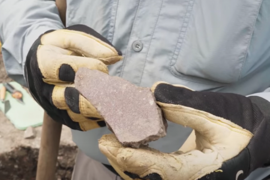 LJUBIČASTI KAMEN VREDAN UMIRANJA Nekada je carski porfir mogao da se nađe samo u Egiptu, a sad i u Sirmijumu