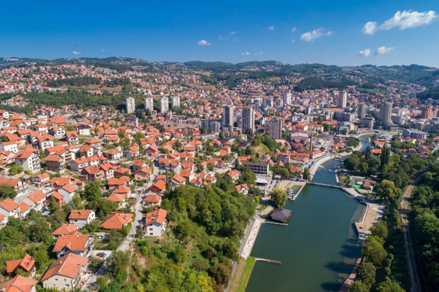 STIŽU PLAVE KOVERTE, VRAĆA SE OBAVEZNI VOJNI ROK? Važiće i za starije od 30 godina, oglasio se Vučević – „Apsolutno da!“