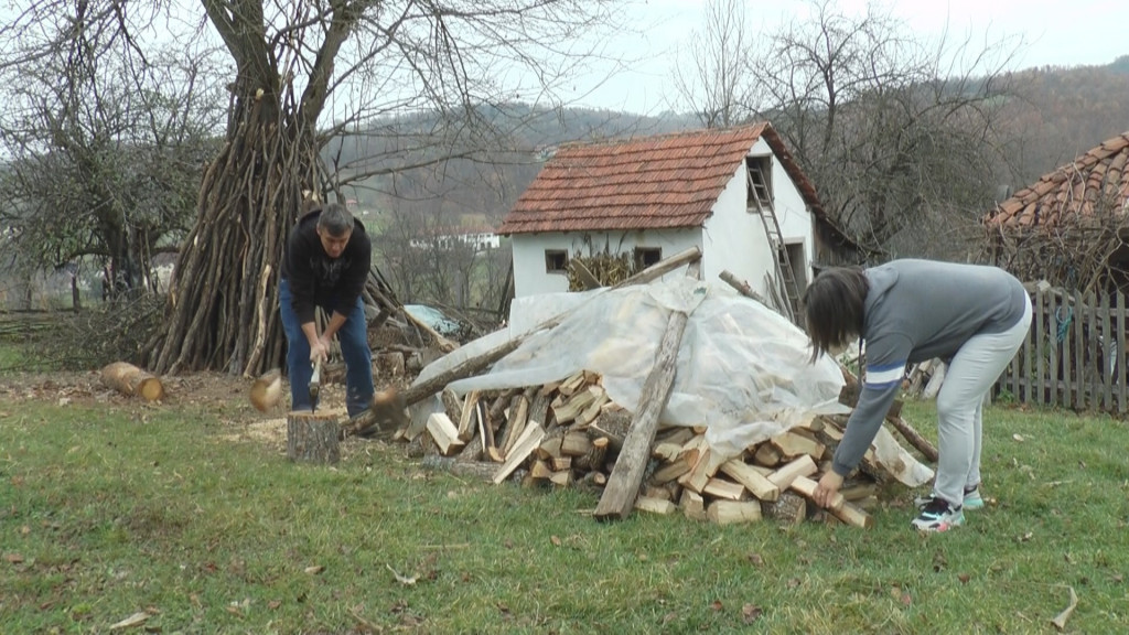 ONA JE REŠILA MUKE NAJPOZNATIJEG NEŽENJU U SRBIJI Vladislava se udala za Milana sa Gojne Gore, zajedno proslavili prvu slavu i prelomili kolač (FOTO)