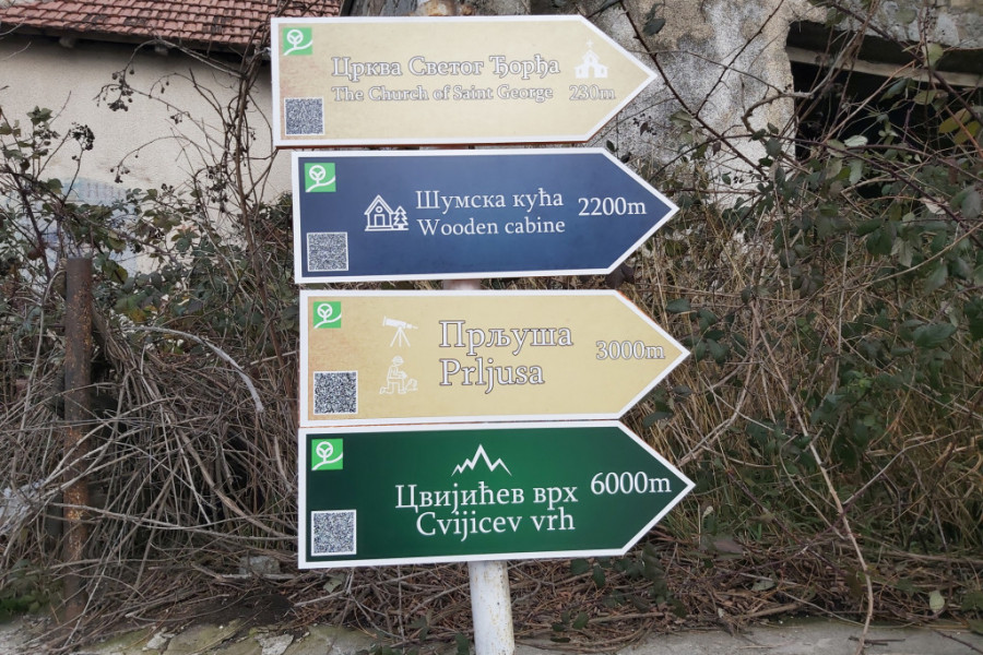 OVAJ PLANINSKI BISER NEDALEKO OD BEOGRADA DOBIJA SAVREMENE PUTOKAZE Najmodernije table sa "QR kodom" od danas na Rudniku vode do svih znamenitosti "krova Šumadije" (FOTO)