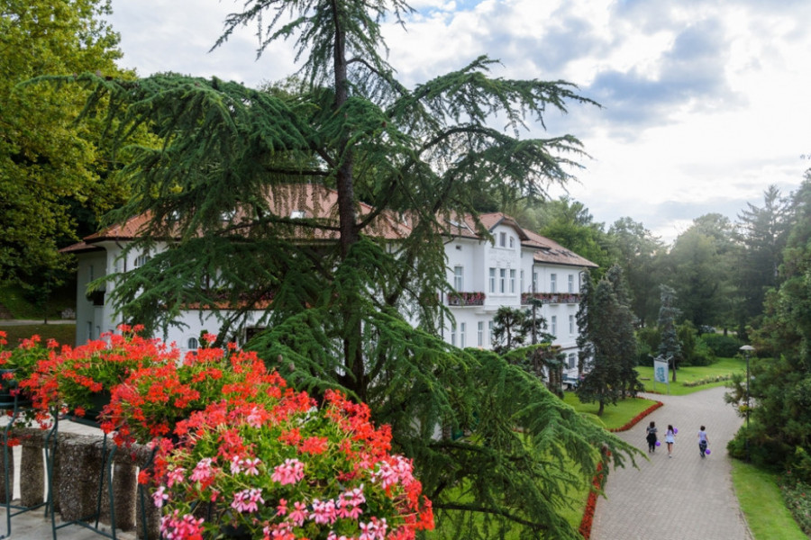 Banja u Srbiji prepuna je tokom čitave godine: U njoj dolazi do izlečenja mnogih bolesti