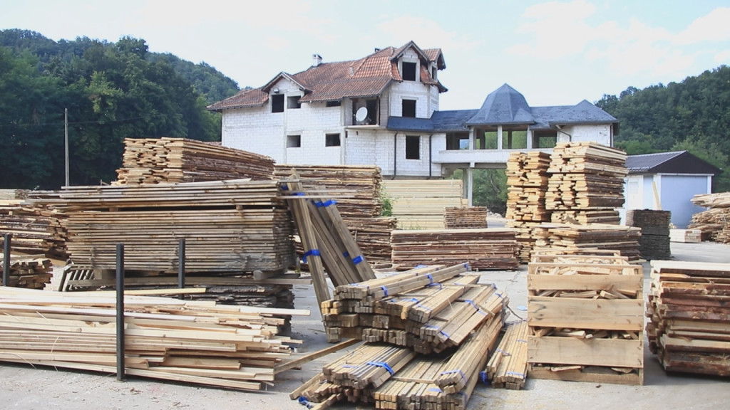 PAZI, DRVO! Na teritoriji Ivanjice se više od pola stanovništa bavi preradom drveta, Punišići iz Međurečja obrade preko 10.000 kubika građe godišnje