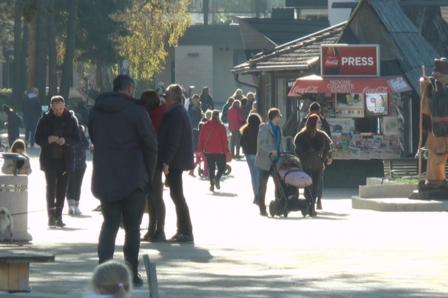 OD 250 EDO 750 EVRA ZA 4 DANA, UZ DORUČAK I VEČERU Ovoliko košta doček Nove Godine na najpopularnijoj srpskoj planini, hotelijeri na Zlatiboru podigli i svoje cene, a jedna stvar neizvesna