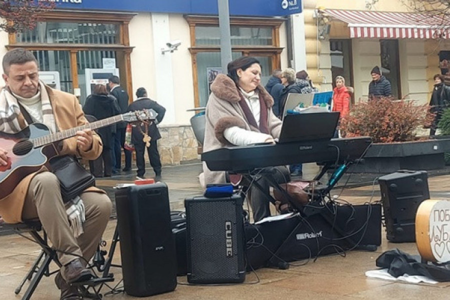 OBLAČNE DANE OBOJILI MUZIKOM "Ako Vam smetaju ulični svirači, oni će otići gde ih niko neće naći"