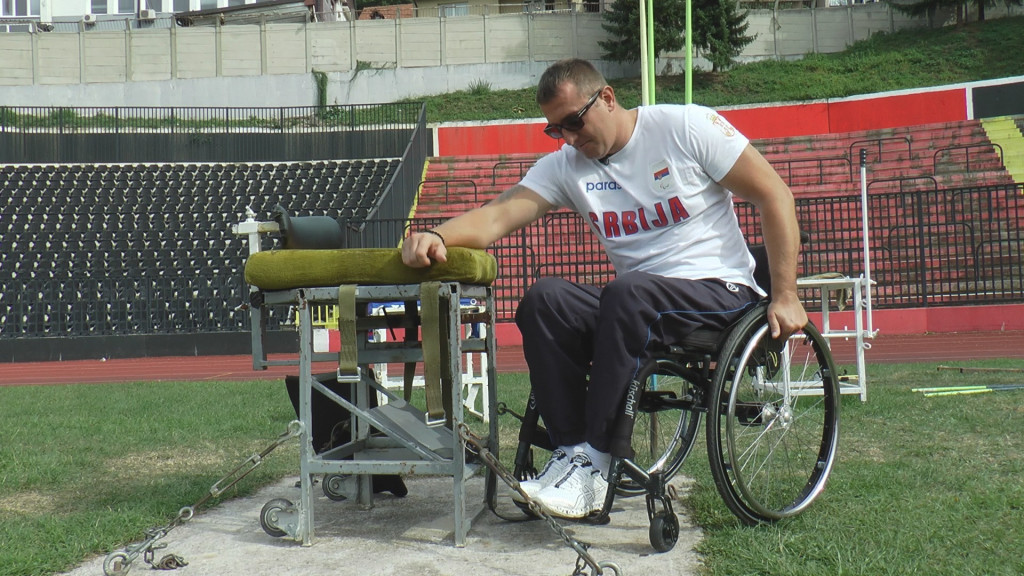 SAM BOG ME ČUVA JER ŽELIM DA ŽIVIM Ovaj Užičanin iz  dve nesreće izašao kao pobednik: Iako ne može da hoda, Miloš je postao šampion