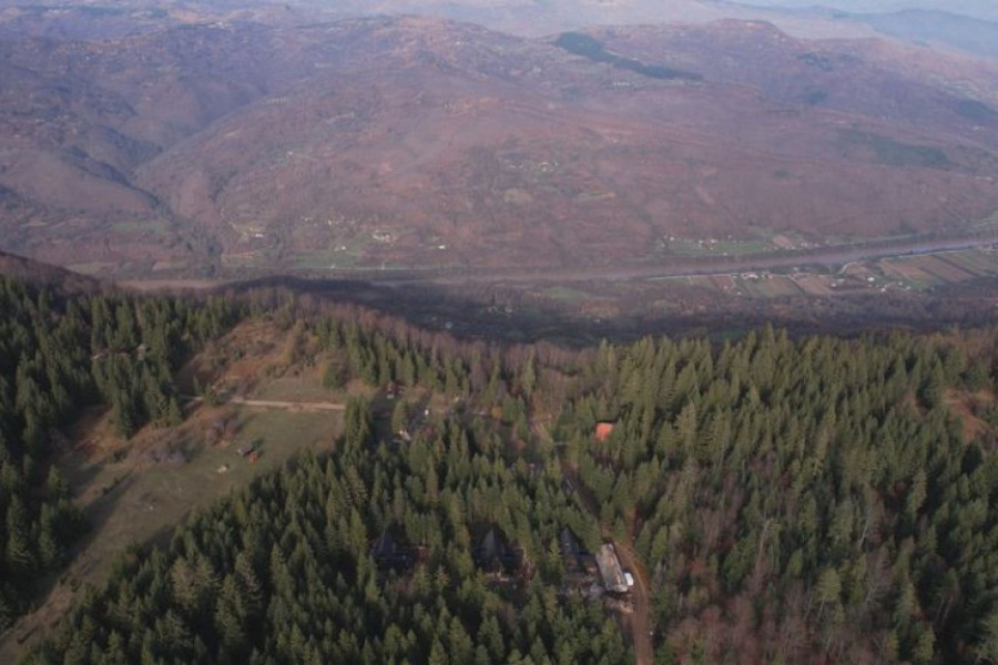 BEOGRAĐANI POLUDELI ZA PLACEVIMA Smeštena u samom srcu Tare, postala jedna od najtraženijih lokacija u Srbiji