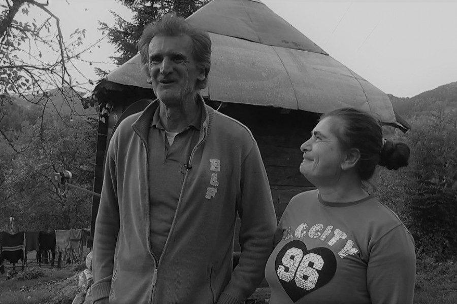 ALBANKA DONELA VELIKU SREĆU U TROŠNU SEOSKU KUĆU I UMRLA Dvoje dece su sada siročići bez stuba i oslonca a on samohrani otac