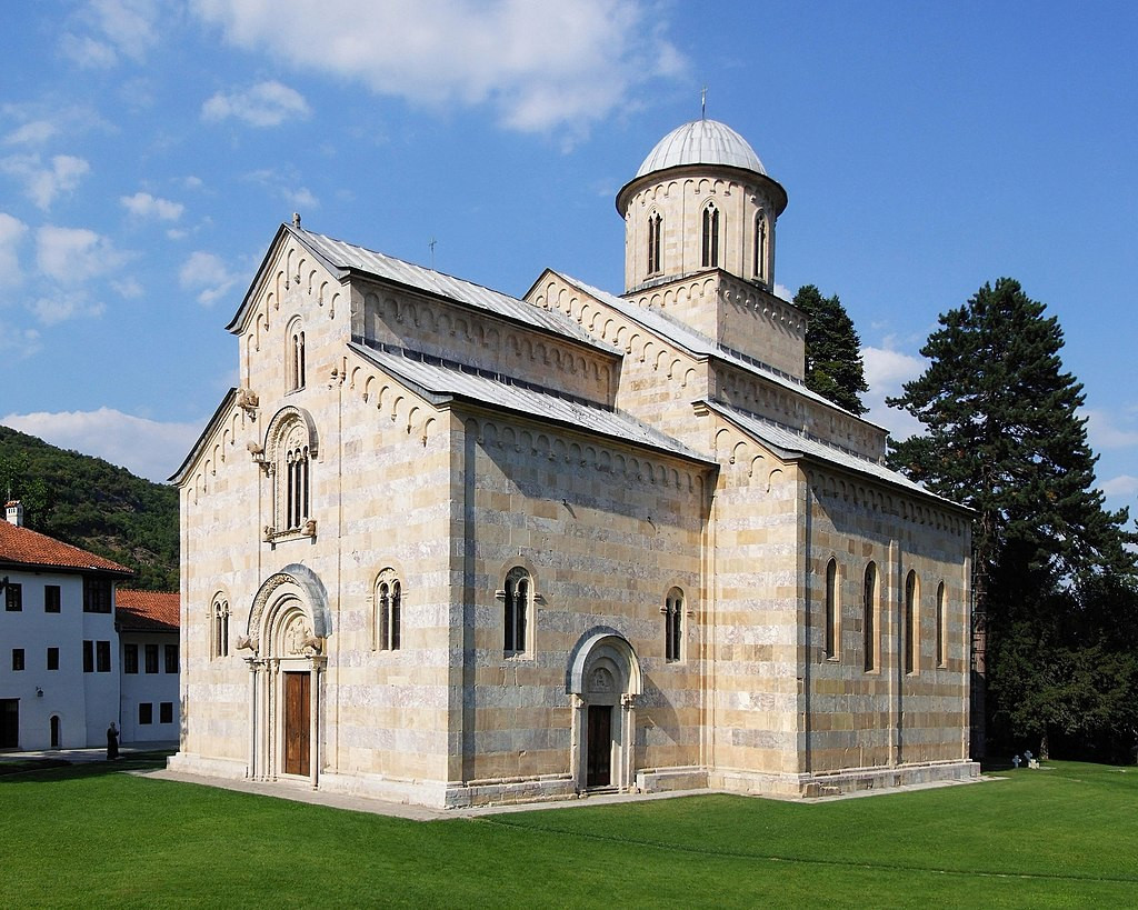 SRBI OPET DOLAZE, PAZITE ŠTA RADITE: Кraj netruležnih moštiju Svetog kralja vekovima se dešavaju čudesna isceljenja (FOTO)