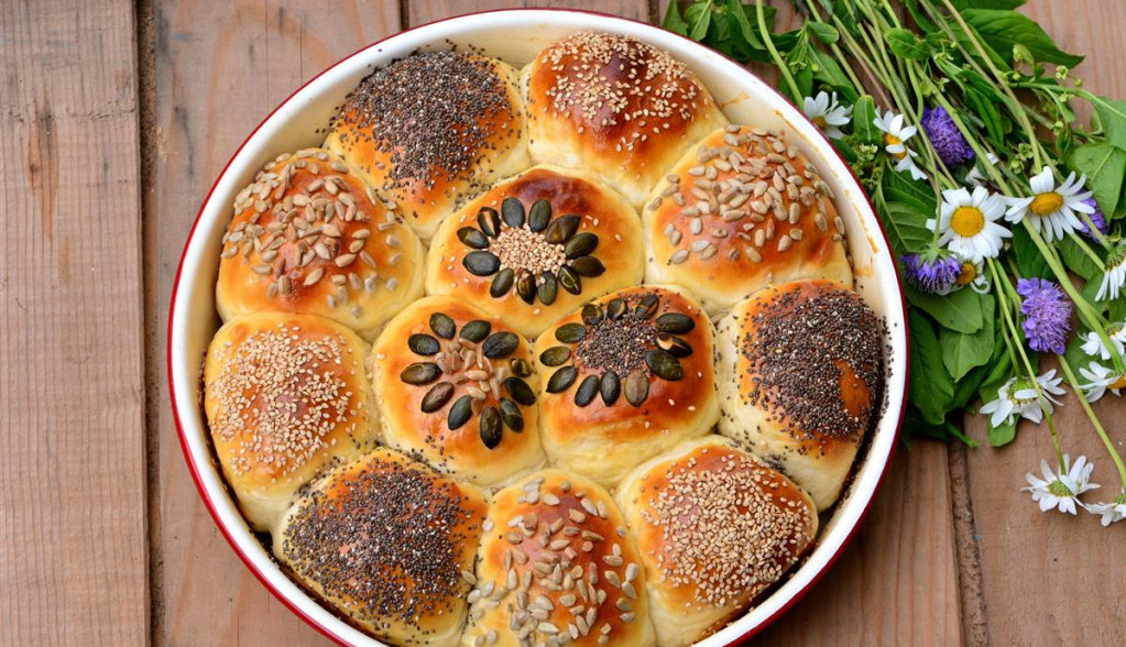 Recept za najjednostavniju tradicionalnu BOŽIĆNU POGAČU