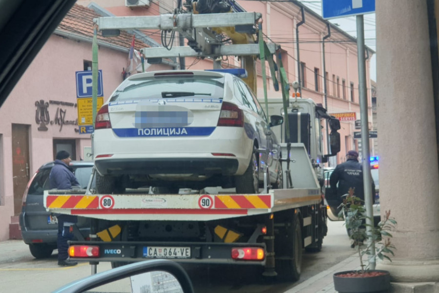 NEVEROVATAN PRZOR U CENTRU ČAČKA Zbog neproposnog parkiranja