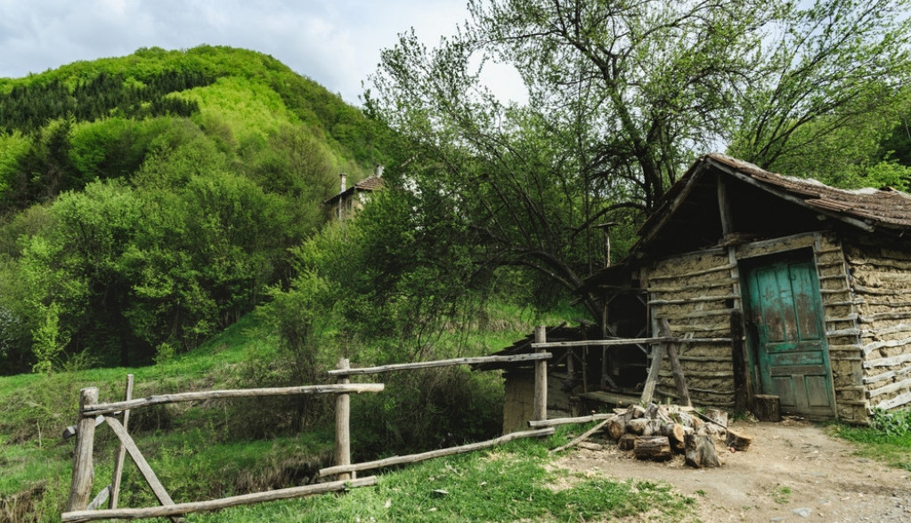 Šta su zapravo KALKANSKI KRUGOVI? Stvarno su postojali i pravljeni su od živog kreča, a u njima su bili zatvoreni oboleli meštani