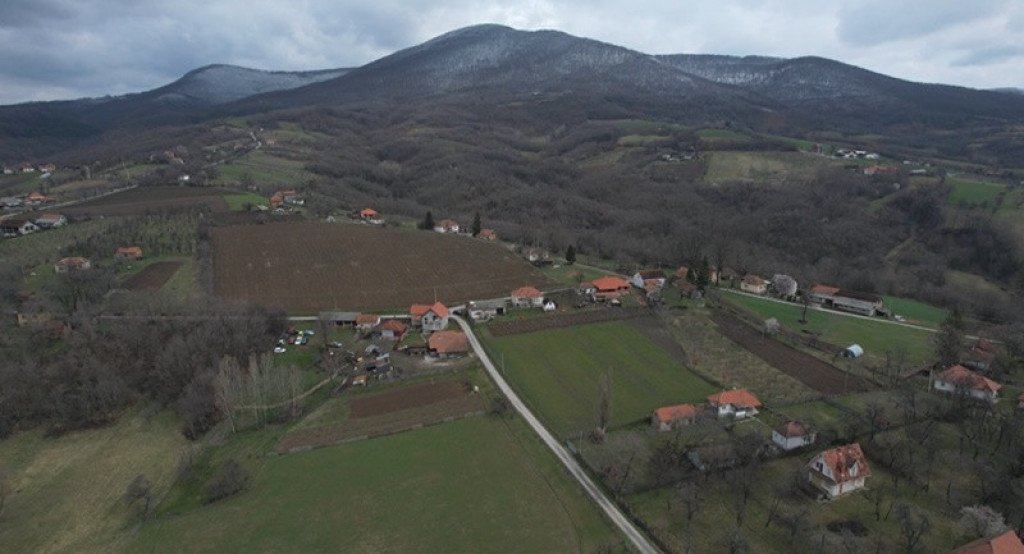 Na selu nema maminih i tatinih sinova: Ivan je Vojvoda sa Vujna, ostao je u Prislonici na dedovini i ima snažnu poruku za sve roditelje