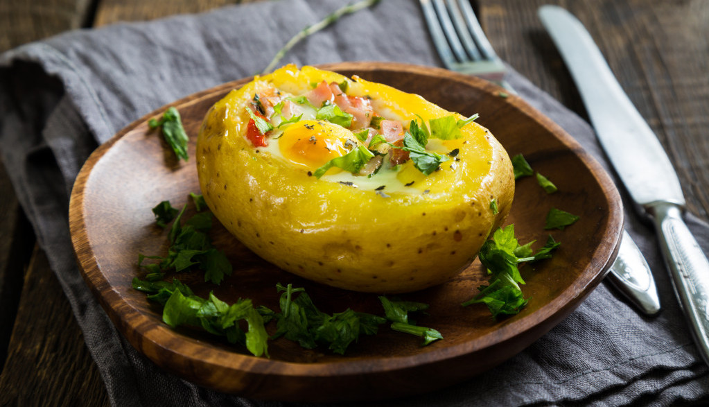 Punjeni krompir u košuljici