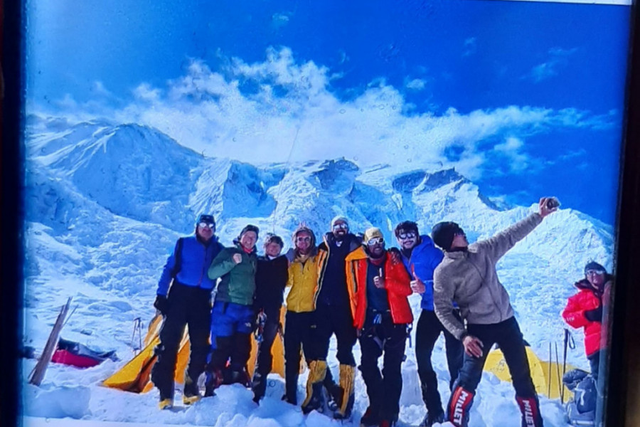 Dragan osvojio jedan od najviših i najopasnijih vrhova na svetu, za sedam dana popeo se na Anapurnu na Himalajima