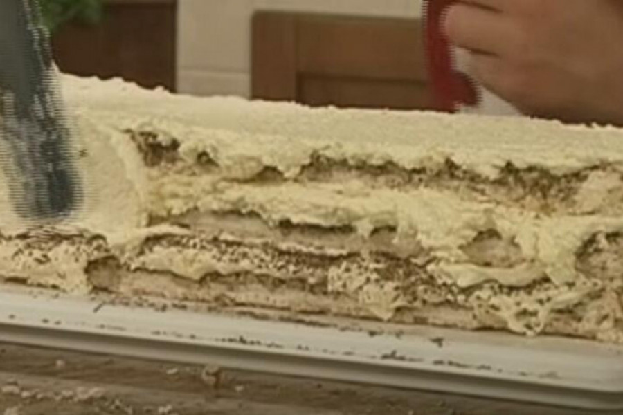 SLATKIŠ KOJI SRBIJA OBOŽAVA Mekana i prekusna torta koja se jako brzo pravi