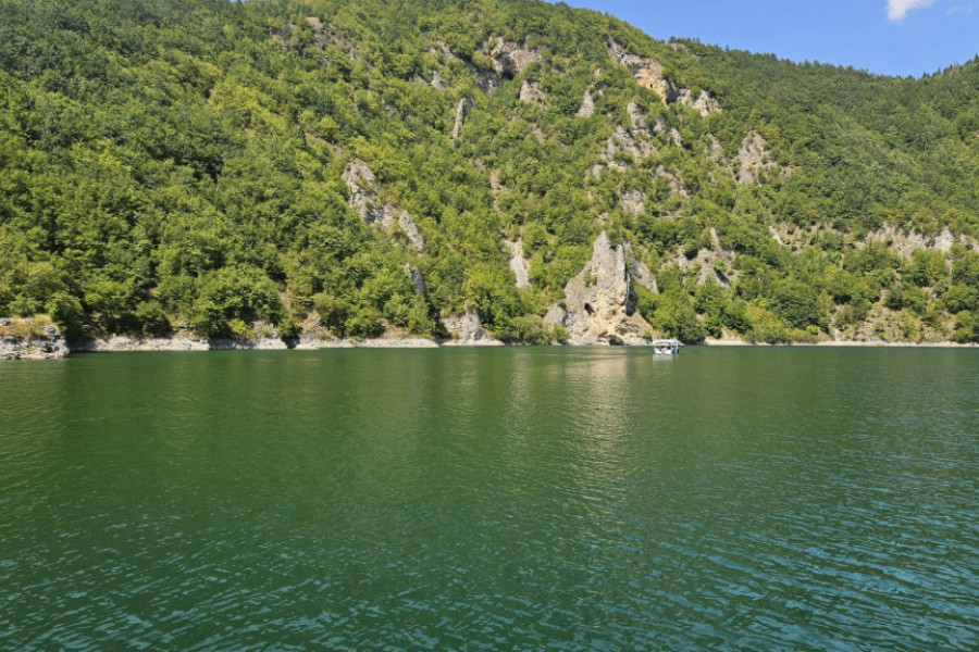 Zlatarsko jezero