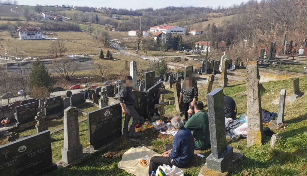 Iznošenje hrane na zadušnice