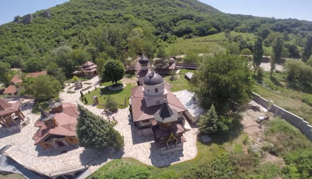Manastir Lešje