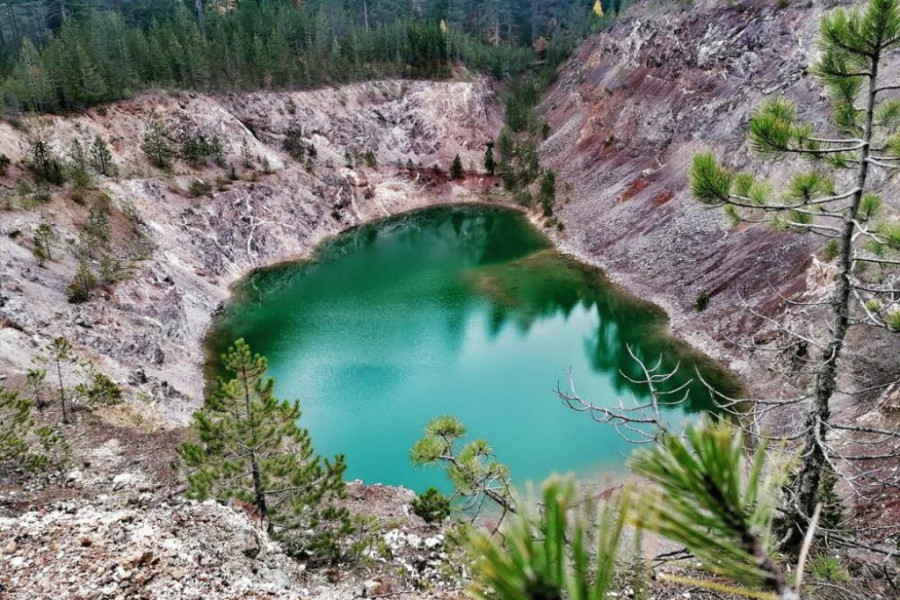 Tavničko jezero