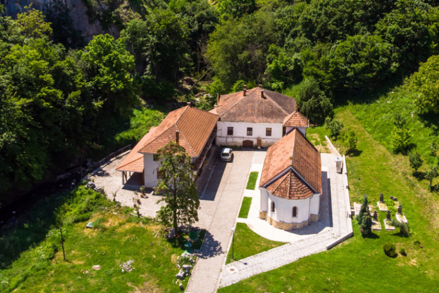 Vratna