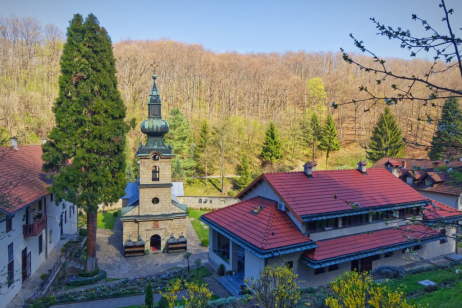 manastir Tronoša